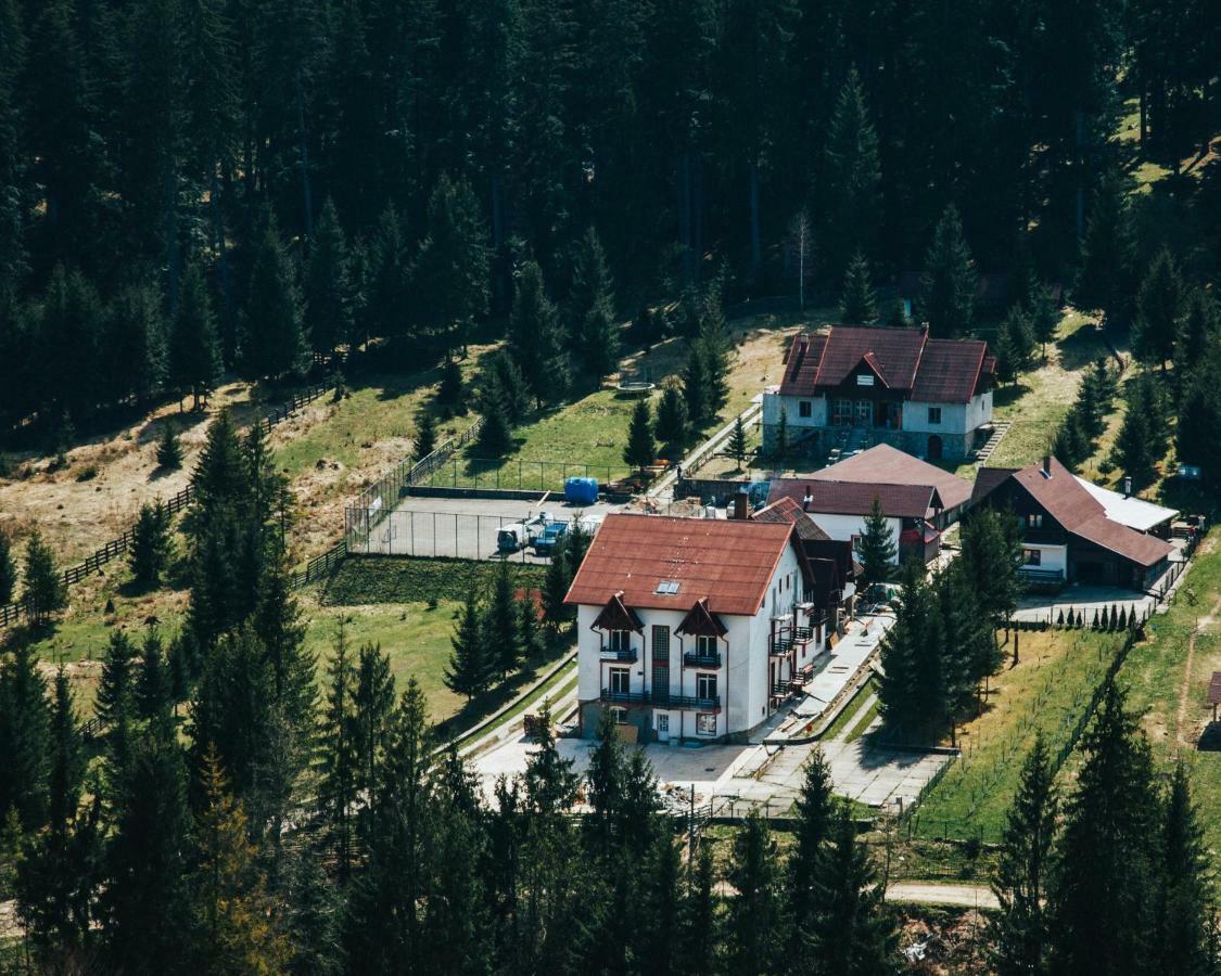 Hotel Floare De Colt Mînăstirea Humorului Kültér fotó
