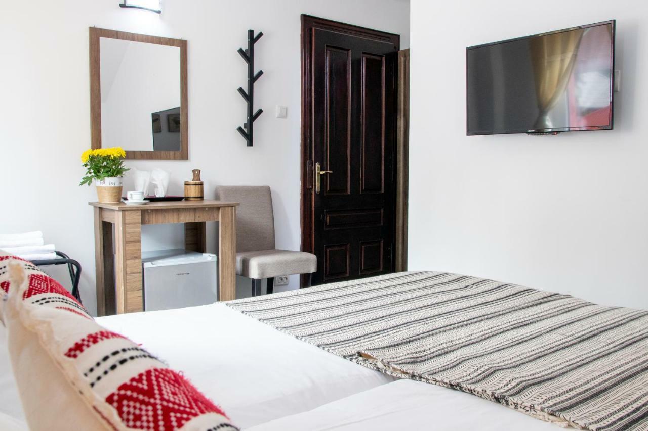 Hotel Floare De Colt Mînăstirea Humorului Kültér fotó
