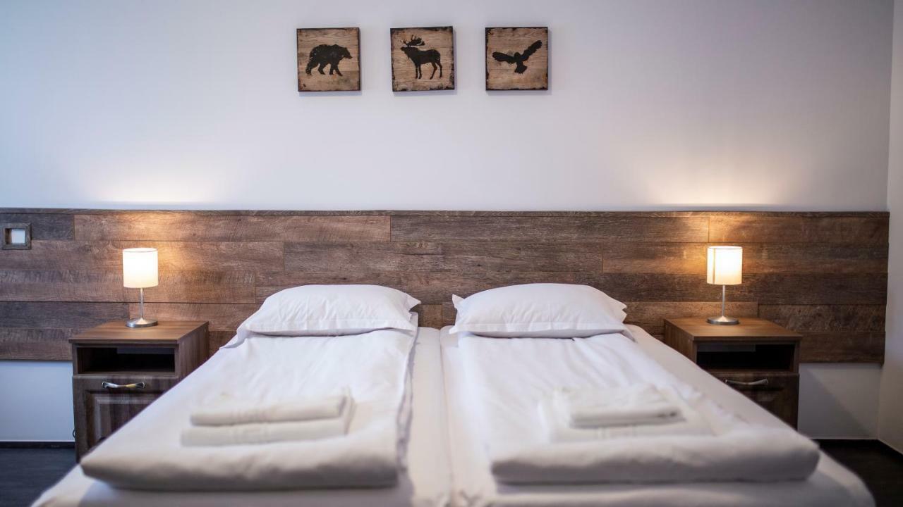 Hotel Floare De Colt Mînăstirea Humorului Kültér fotó