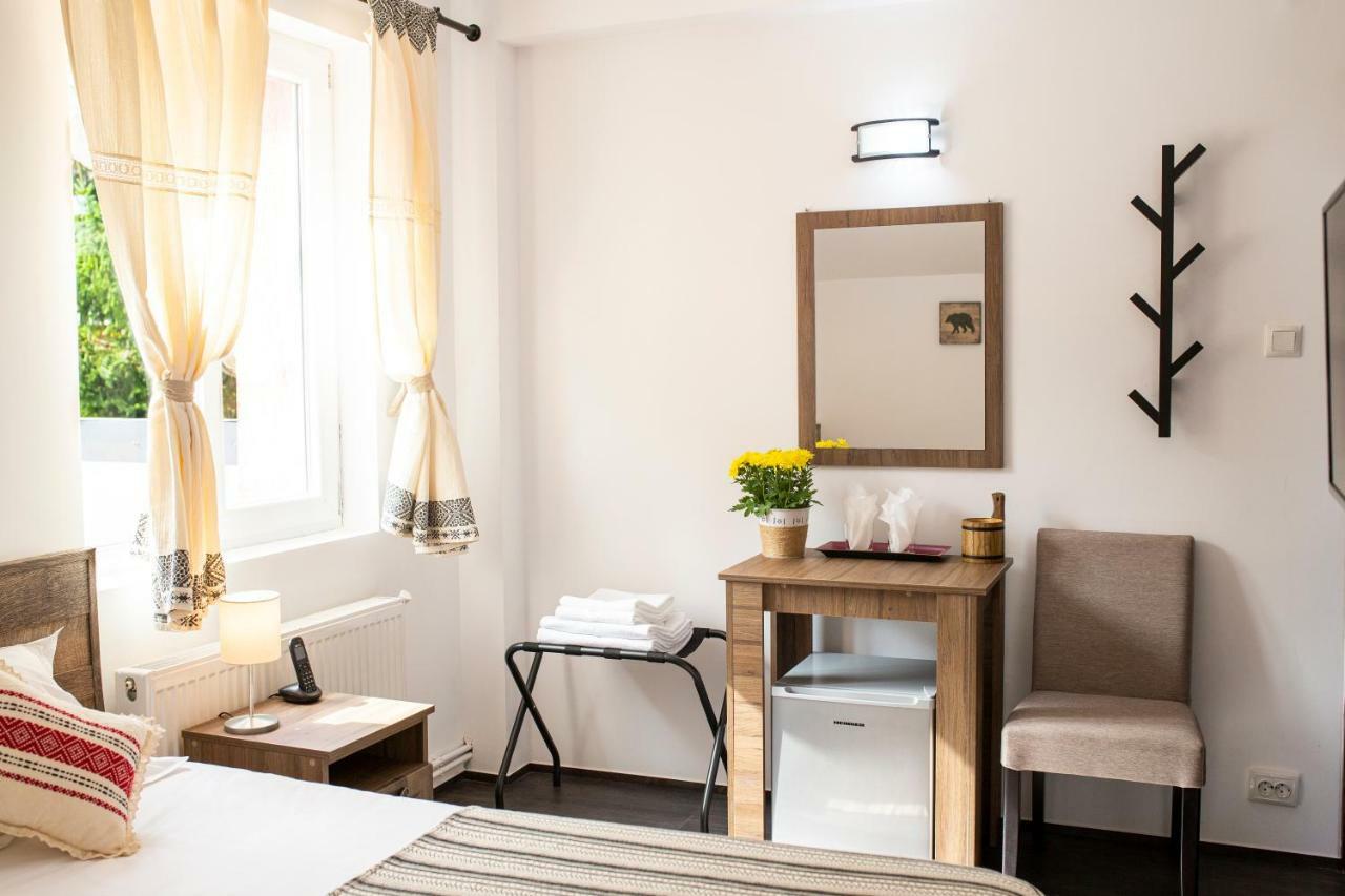 Hotel Floare De Colt Mînăstirea Humorului Kültér fotó